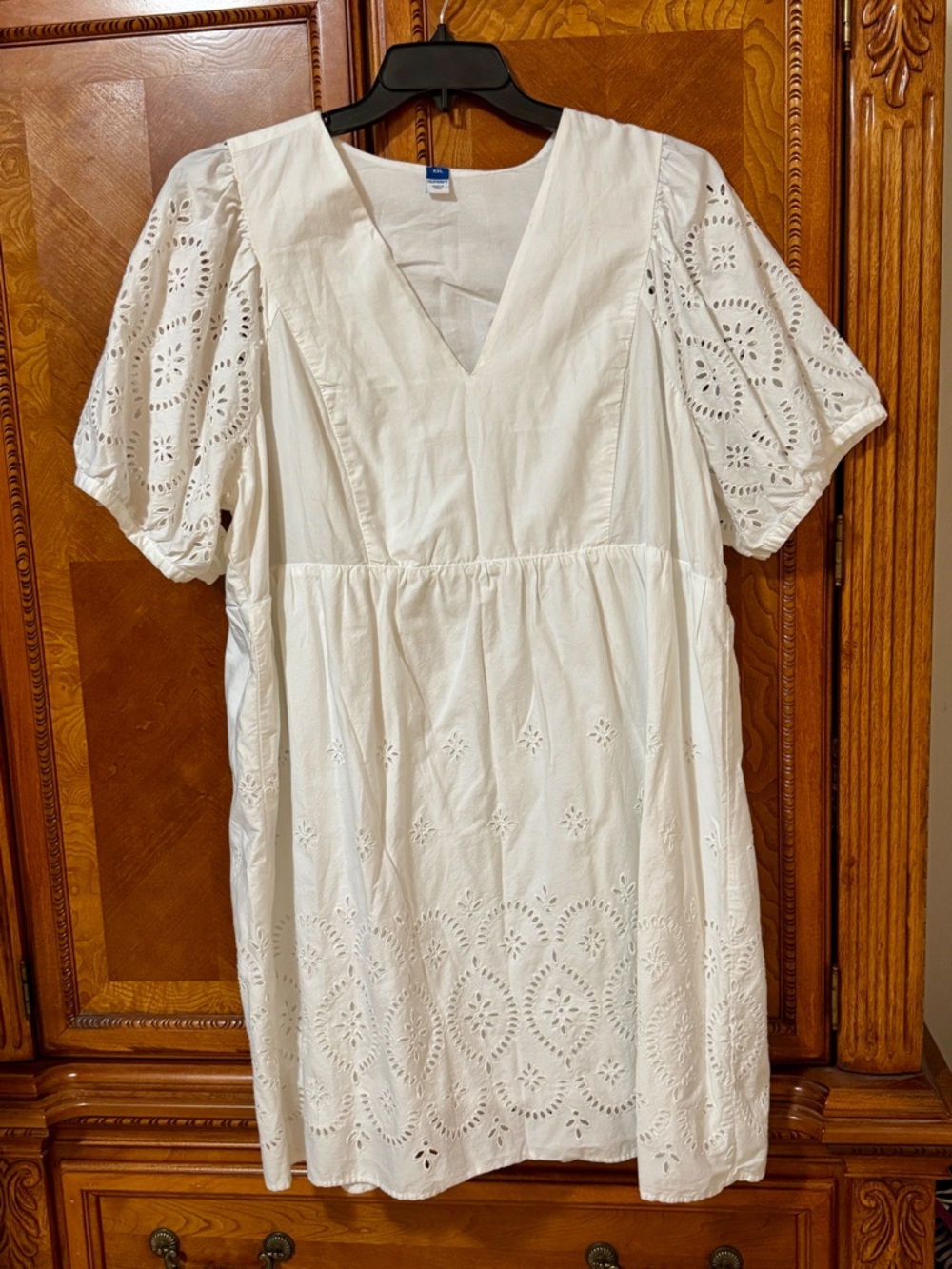 Old Navy White Eyelet Puff Sleeve V-Neck Dress